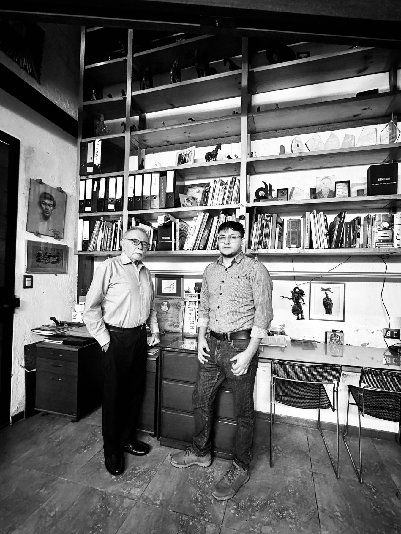 Oliver Quijano junto a su socio César Ruiz La Rosa en el estudio